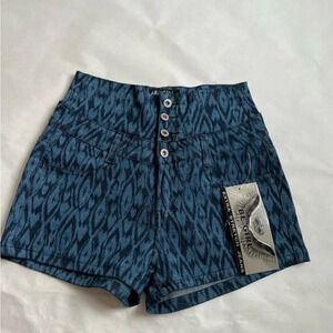 Be-girl brand Stretch Denim Shorts Jeans Size 7/8 NWT
